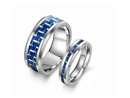 https://www.joyeriatitanio.es/ website